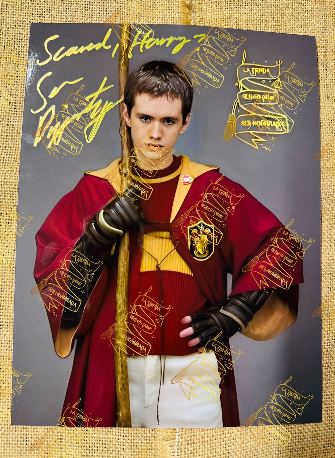 FOTOGRAFIA FIRMADA POR OLIVER WOOD (SEAN BIGGERSTAFF)