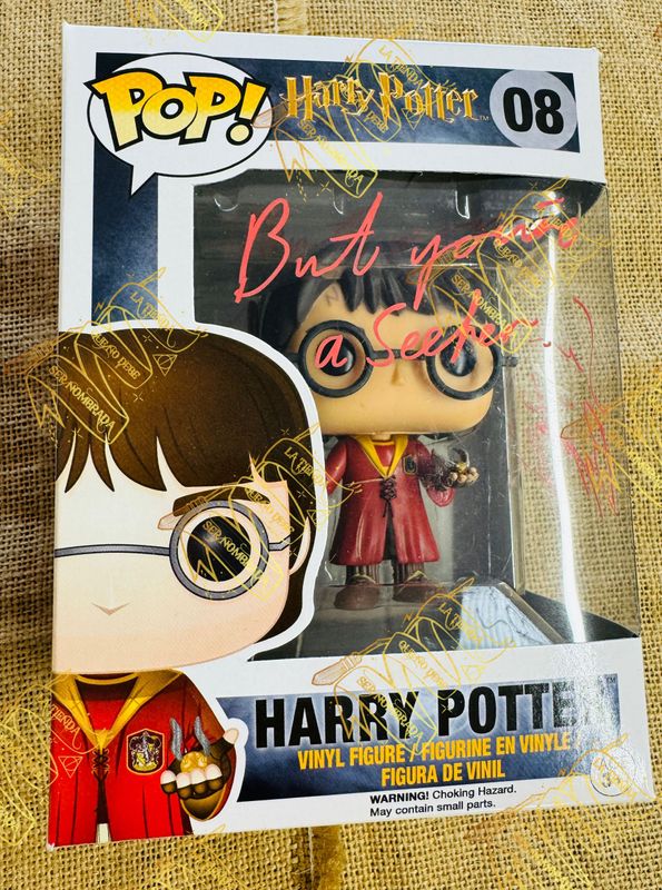 FUNKO POP 08 FIRMADO POR OLIVER WOOD (SEAN BIGGERSTAFF)