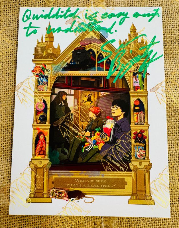 POSTAL MINALIMA PIEDRA FILOSOFAL FIRMADA POR OLIVER WOOD (SEAN BIGGERSTAFF)