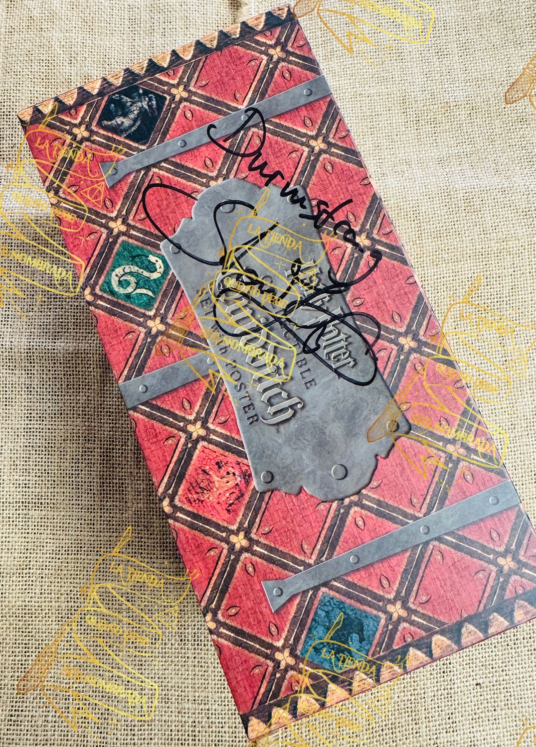 REPLICA DESCATALOGADA BAUL QUIDDITCH FIRMADO POR VIKTOR KRUM (STAN YANEVSKI) & OLIVER WOOD (SEAN BIGGERSTAFF)