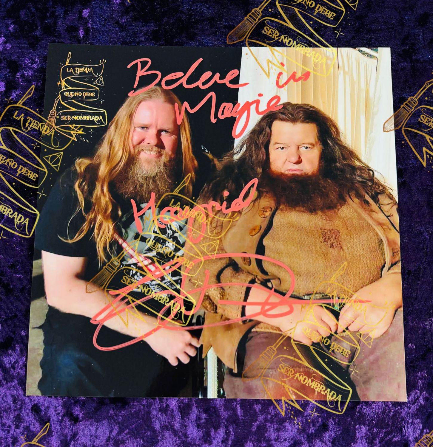 FOTOGRAFIA FIRMADA POR EL DOBLE HAGRID (GREG DRAVEN)