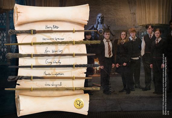 EXPOSITOR EJERCITO DE DUMBLEDORE + 6 VARITAS HARRY POTTER NOBLE COLLECTION