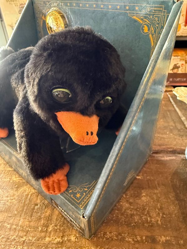 PELUCHE BEBE NIFFLER INTERACTIVO HARRY POTTER