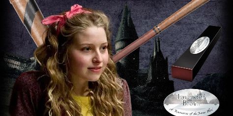 VARITA LAVANDER BROWN C/PINZA HARRY POTTER NOBLE COLLECTION