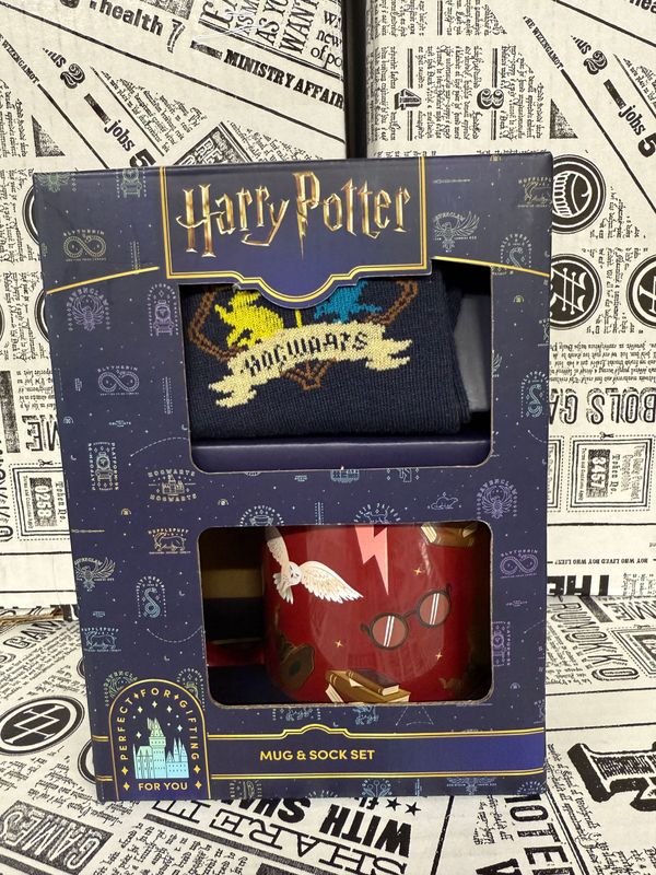 SET TAZA & CALCETINES HOGWARTS HARRY POTTER