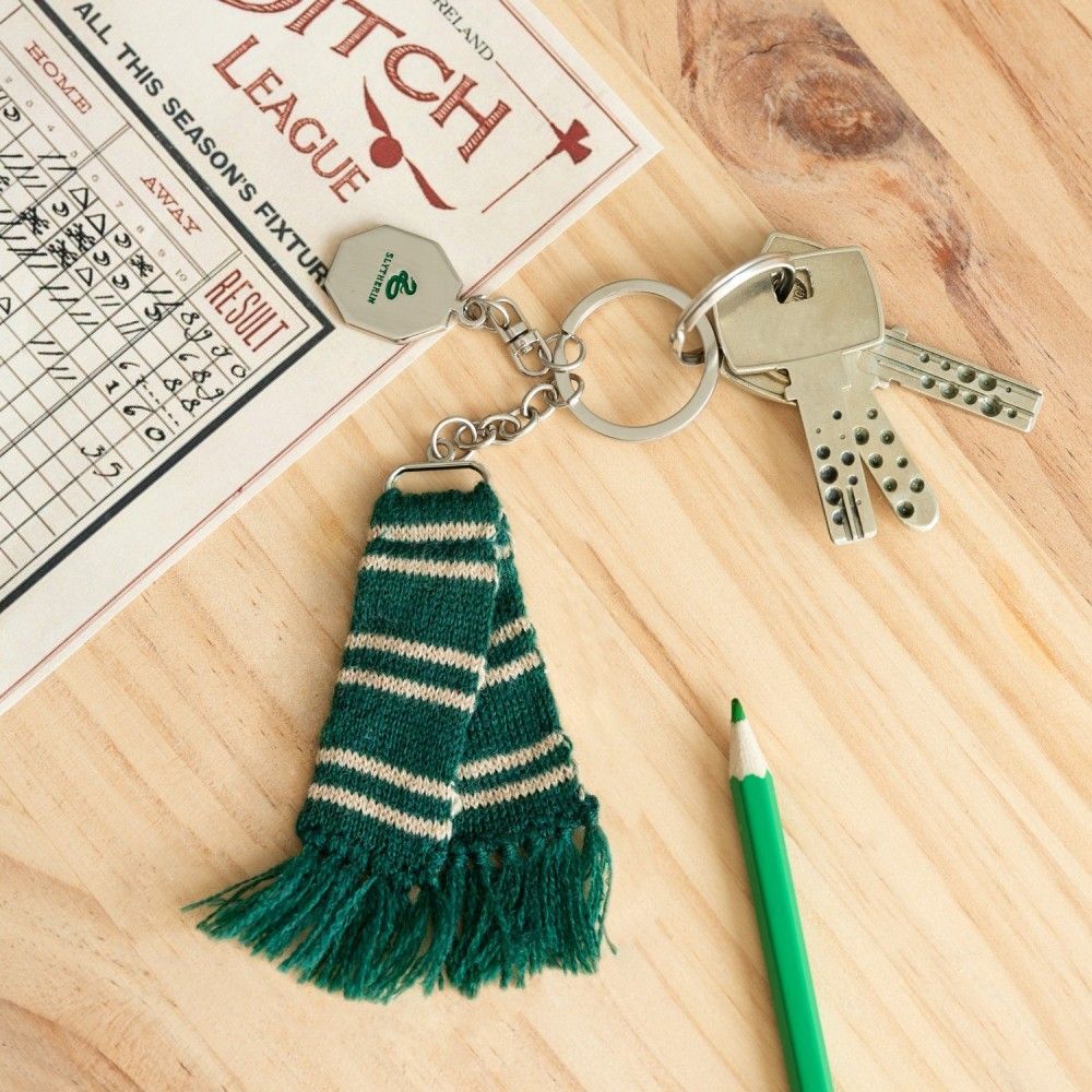 LLAVERO BUFANDA & MEDALLON SLYTHERIN HARRY POTTER
