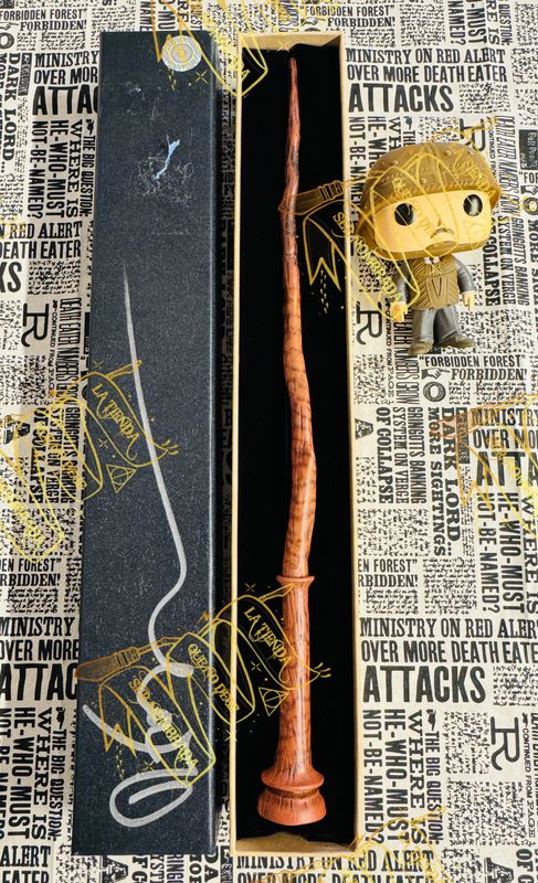 VARITA FIRMADA POR JACOB KOWALSKI (DAN FOGLER) + FUNKO POP SIN CAJA JACOB KOWALSKI