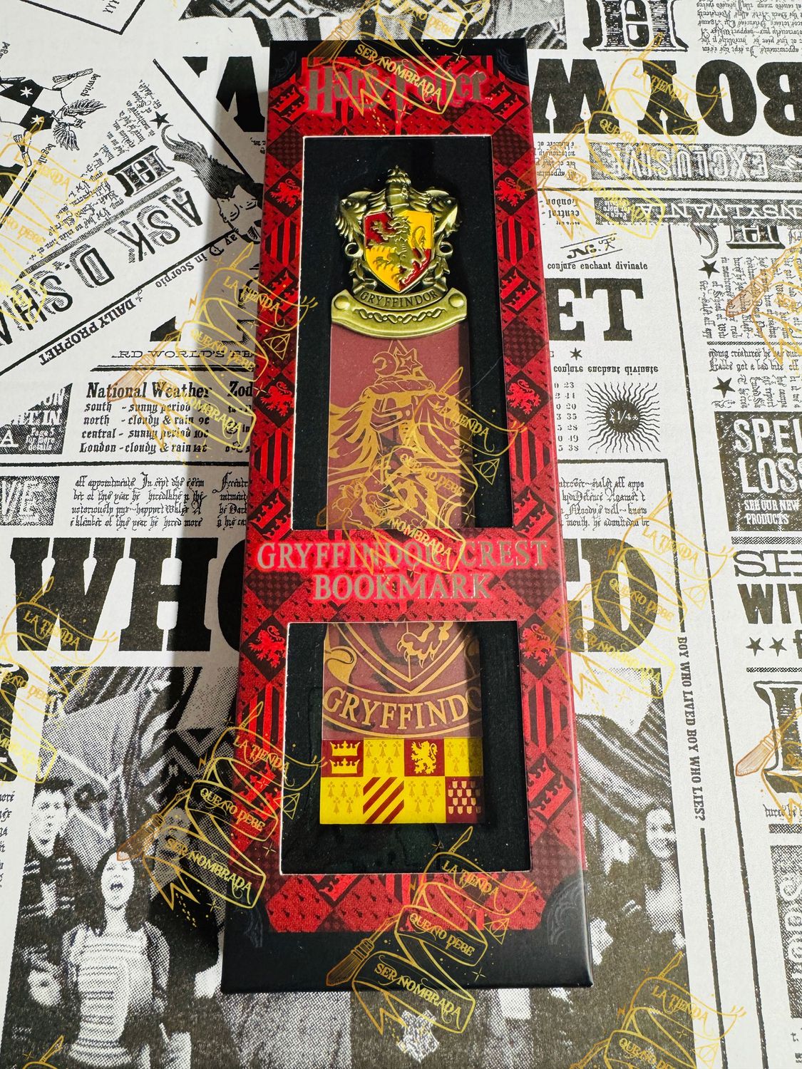 MARCAPAGINAS GRYFFINDOR FIRMADO POR PADMA PATIL (AFSHAN AZAD) MARCAPAGINAS GRYFFINDOR FIRMADO POR PADMA PATIL (AFSHAN AZAD)