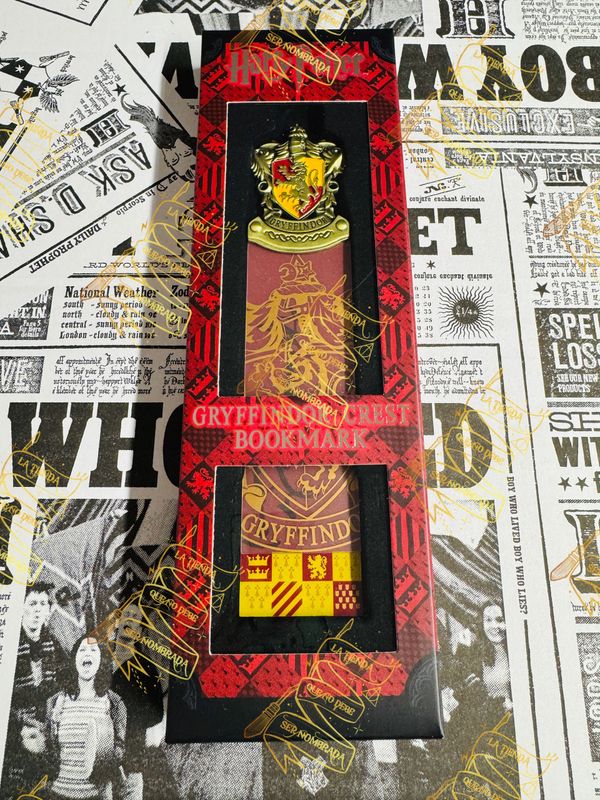 MARCAPAGINAS GRYFFINDOR FIRMADO POR PADMA PATIL (AFSHAN AZAD)