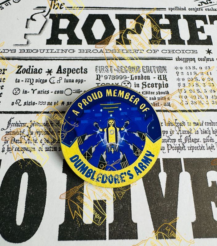 PIN EXCLUSIVO Y LIMITADO EJERCITO DE DUMBLEDORE FIRMADO POR PADMA PATIL (AFSHAN AZAD) PIN EXCLUSIVO Y LIMITADO EJERCITO DE DUMBLEDORE FIRMADO POR PADMA PATIL (AFSHAN AZAD)