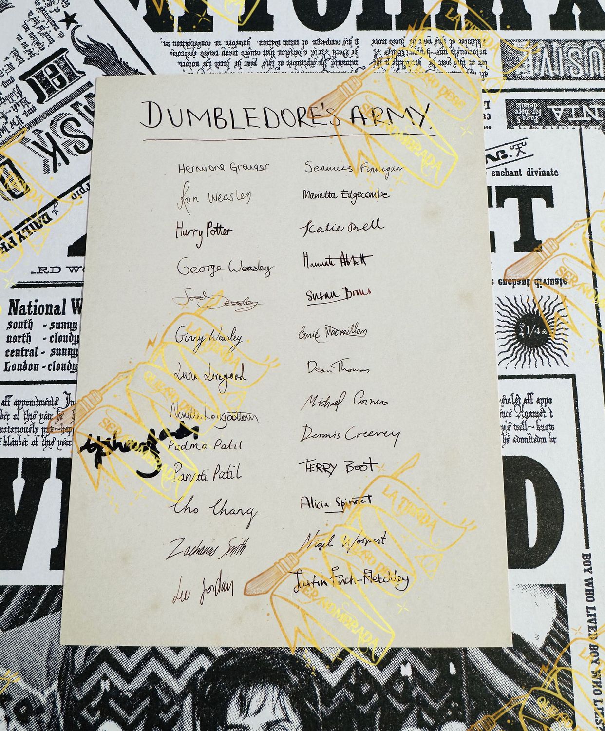 POSTAL DUMBLEDORE´S ARMY FIRMADA POR PADMA PATIL (AFSHAN AZAD)