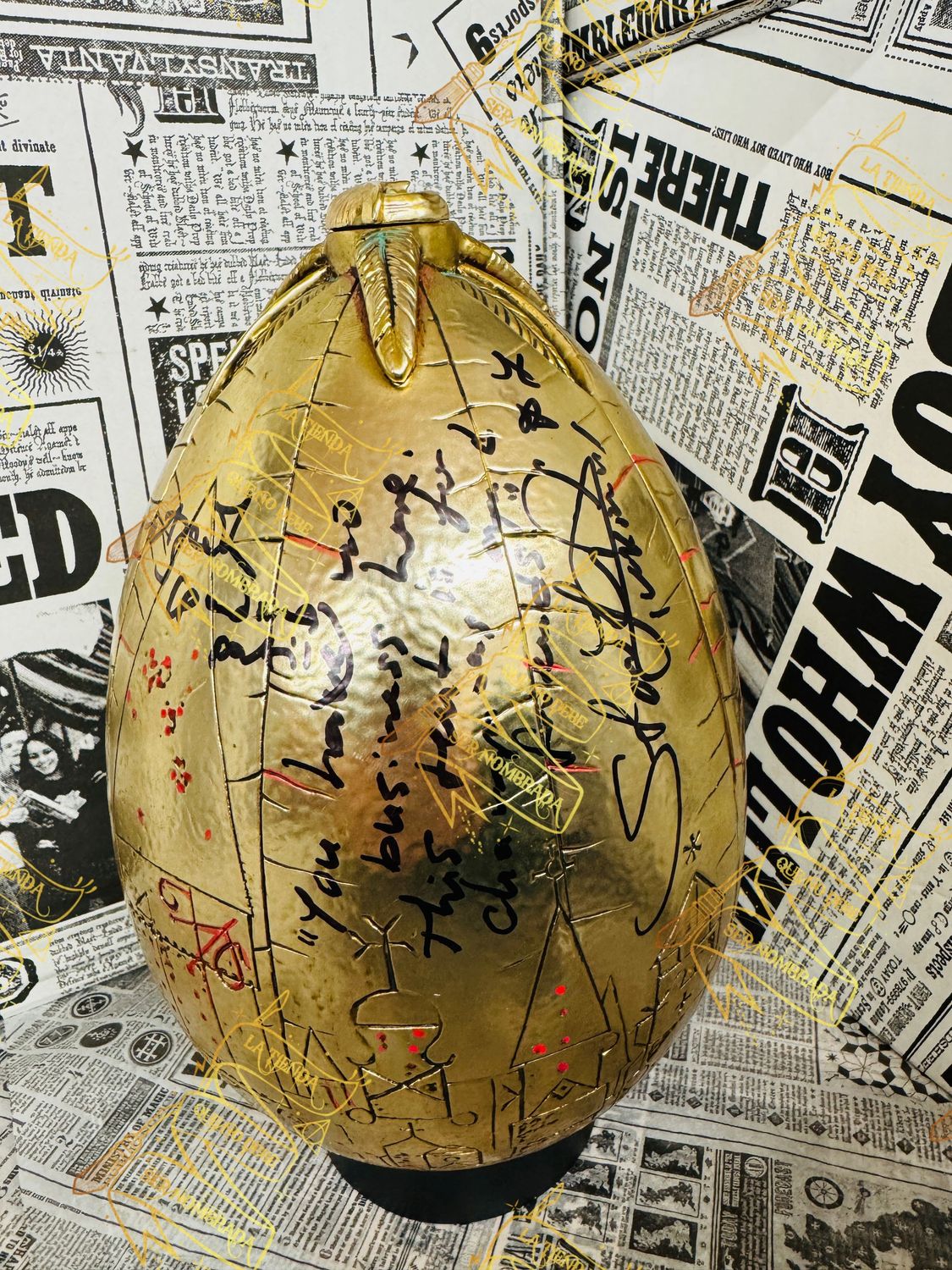 HUEVO DE ORO FIRMADO POR VIKTOR KRUM (STAN YANEVSKI) & POR PADMA PATIL (AFSHAN AZAD)