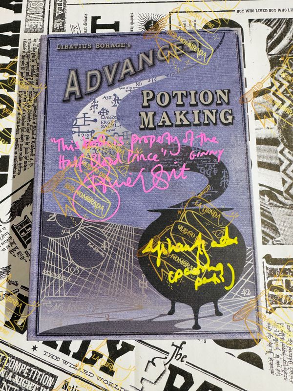 REPLICA NOTEBOOK ADVANCED POTION MAKING MINALIMA FIRMADA POR GINNY WEASLEY (BONNIE WRIGHT) & POR PADMA PATIL (AFSHAN AZAD) REPLICA NOTEBOOK ADVANCED POTION MAKING MINALIMA FIRMADA POR GINNY WEASLEY (BONNIE WRIGHT) & POR PADMA PATIL (AFSHAN AZAD)