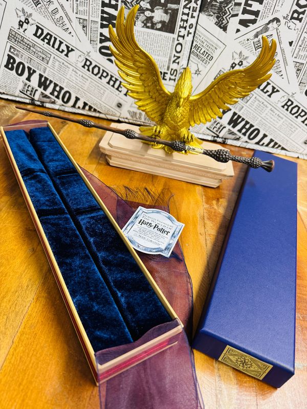 EXPOSITOR FENIX DESPACHO & VARITA OLLIVANDERS ALBUS DUMBLEDORE HARRY POTTER