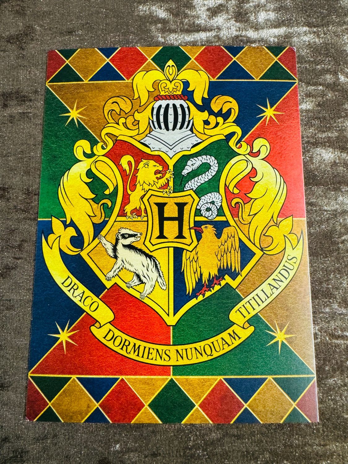 POSTAL ESCUDO HOGWARTS HARRY POTTER MINALIMA