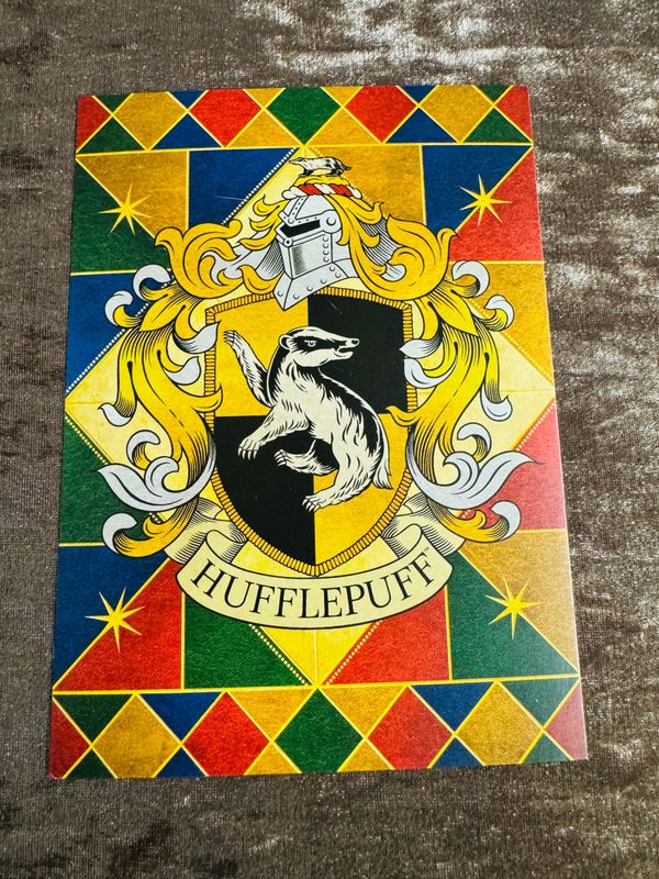 POSTAL ESCUDO HUFFLEPUFF HARRY POTTER MINALIMA
