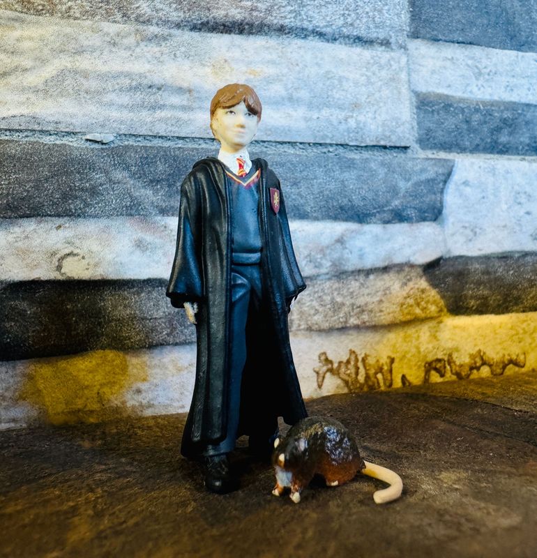 FIGURA RON WEASLEY & SCRABBERS HARRY POTTER SCHLEICH