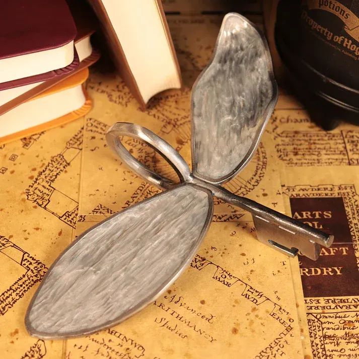 REPLICA WINGED KEY LLAVE VOLADORA PROFESSOR FILIUS FLITWICK LIMITED EDITION FANATTIK