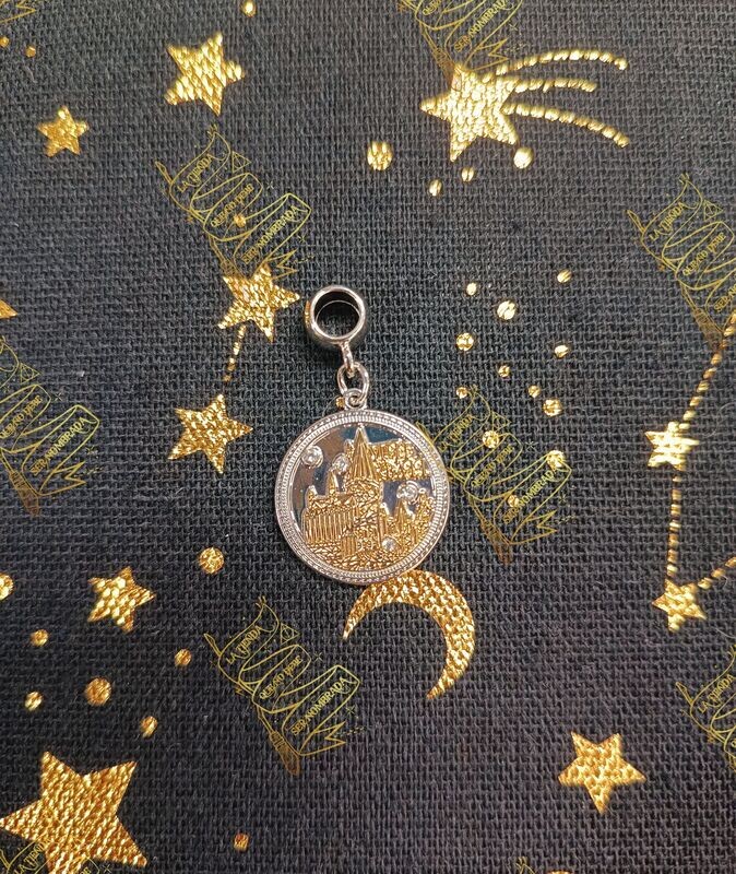 COLGANTE CHARM HOGWARTS THE CARAT SHOP