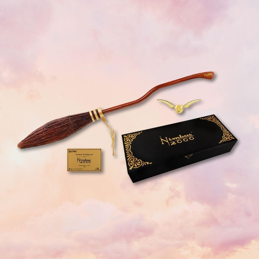 REPLICA ESCOBA NIMBUS 2000 JUNIOR LIMITADA & NUMERADA HARRY POTTER CINE REPLICAS