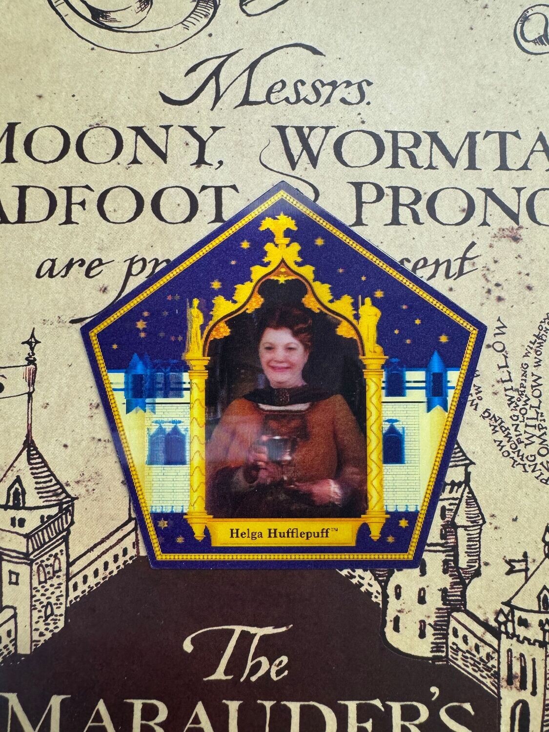 CROMO HOLOGRAFICO HELGA HUFFLEPUFF HARRY POTTER