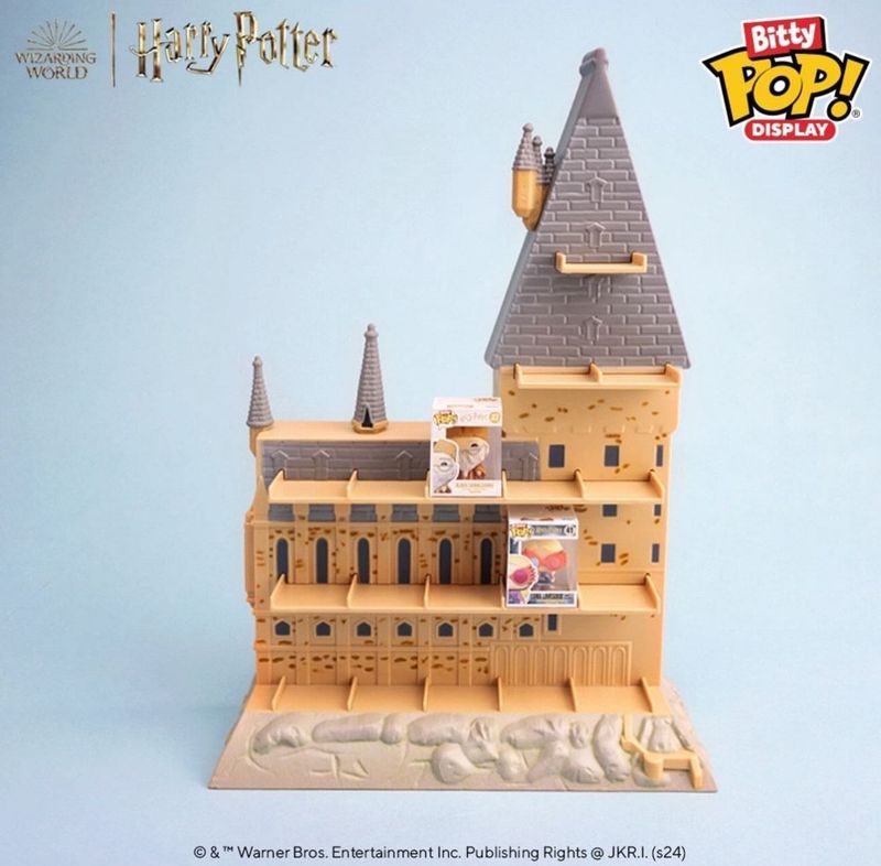 CASTILLO HOGWARTS ESTANTERIA DISPLAY & 2 EXCLUSIVOS BITTY POP