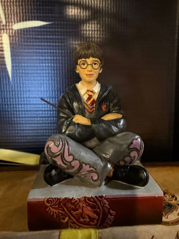 FIGURA HARRY POTTER VARITA DISEÑADO JIM SHORE ENESCO