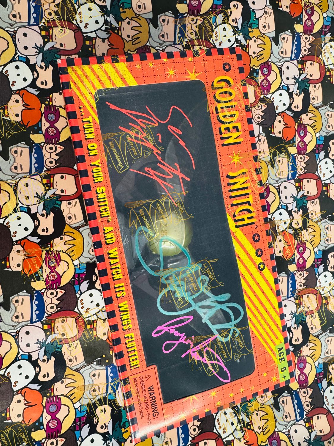 REPLICA SNITCH DORADA INTERACTIVA FIRMADA POR VIKTOR KRUM (STAN YANEVSKI), OLIVER WOOD (SEAN BIGGERSTAFF) & KATIE BELL (GEORGINA LEONIDAS) REPLICA SNITCH DORADA INTERACTIVA FIRMADA POR VIKTOR KRUM (STAN YANEVSKI), OLIVER WOOD (SEAN BIGGERSTAFF) & KATIE BELL (GEORGINA LEONIDAS)