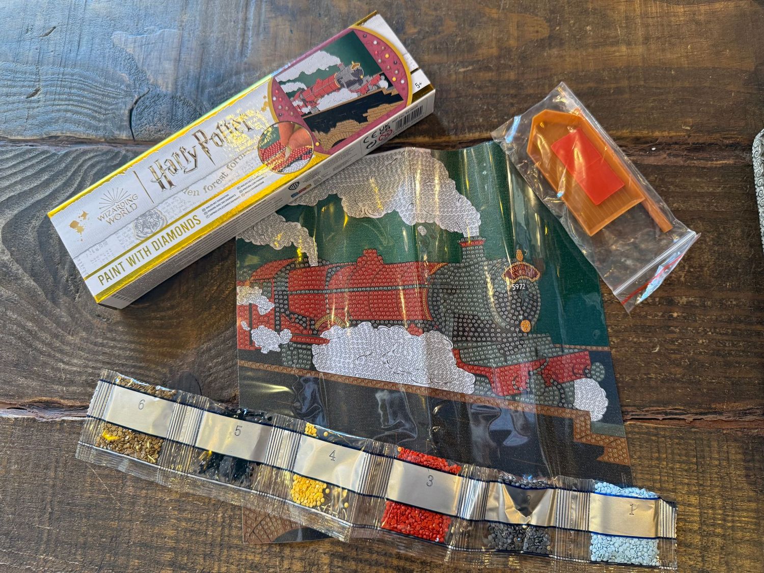 KIT CANVAS CRYSTAL ART 25X25CM PLATAFORMA 9 3/4 HARRY POTTER