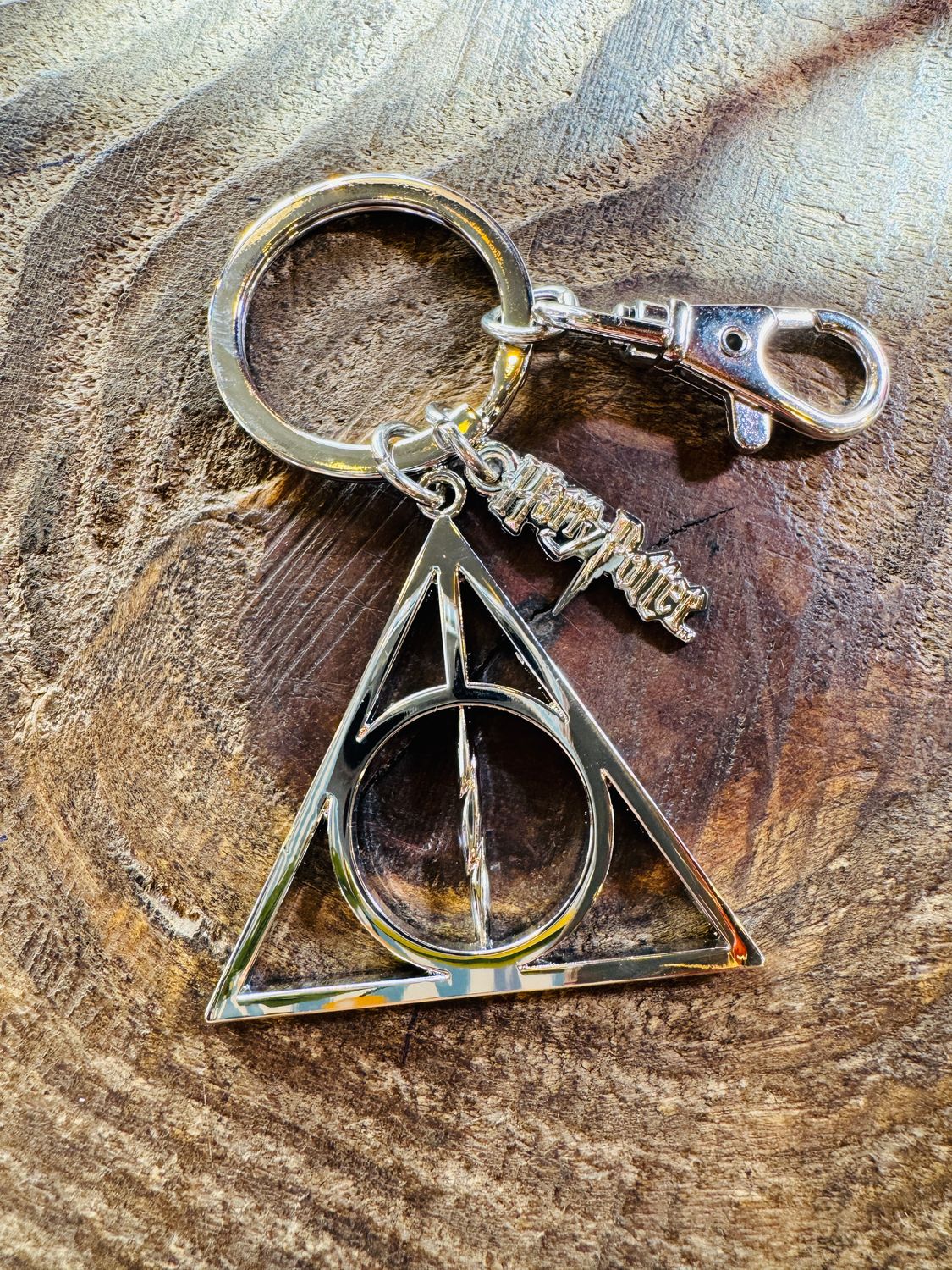 LLAVERO METALICO RELIQUIAS DE LA MUERTE HARRY POTTER