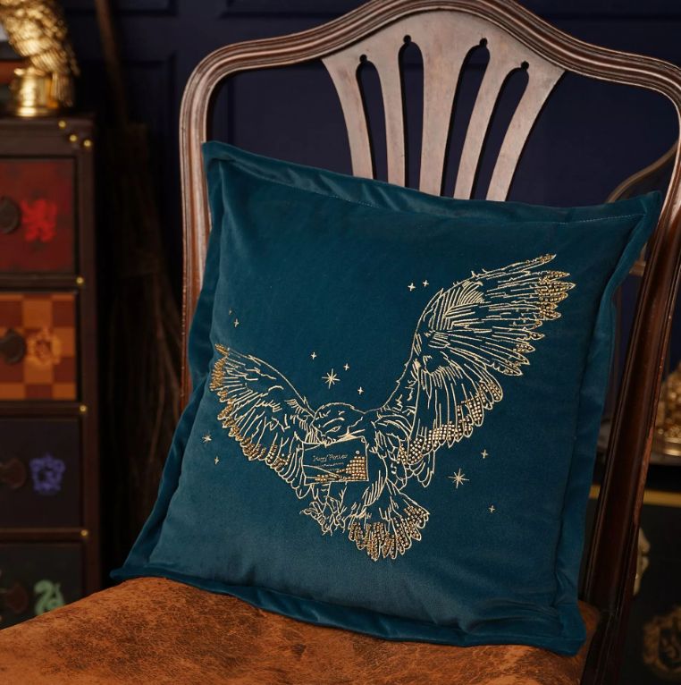 PREVENTA - COJIN TERCIOPELO HEDWIG HARRY POTTER