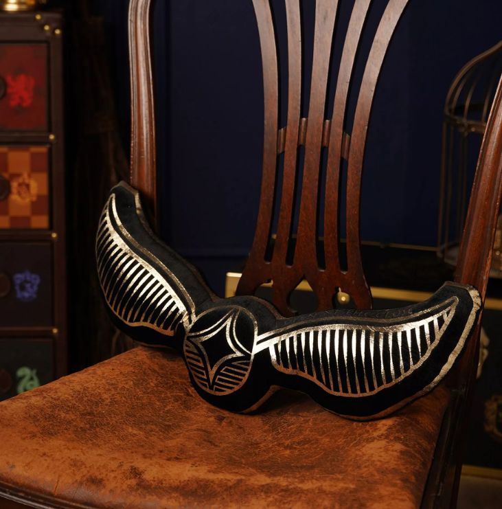 PREVENTA - COJIN TERCIOPELO SNITCH DORADA HARRY POTTER