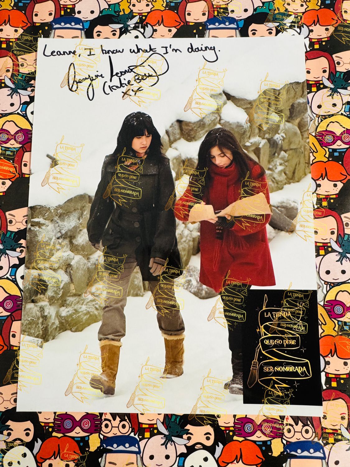 FOTOGRAFIA FIRMADO POR KATIE BELL (GEORGINA LEONIDAS)