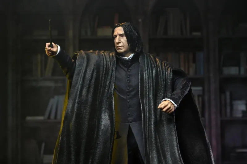FIGURA SEVERUS SNAPE LEGACY COLLECTION HARRY POTTER