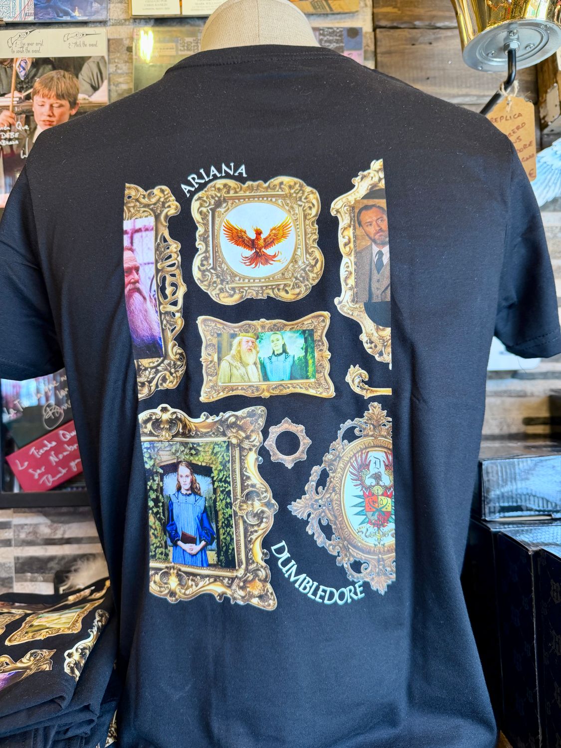CAMISETA EXCLUSIVA EVENTO ARIANA DUMBLEDORE HARRY POTTER