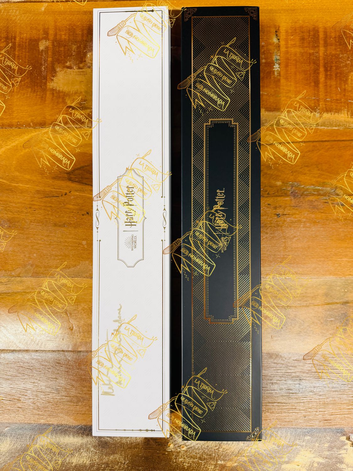 REPLICA VARITA ALBUS DUMBLEDORE EDICION EXCLUSIVA ASIA FIRMADA POR ARIANA DUMBLEDORE (HEBE BEARDSALL)