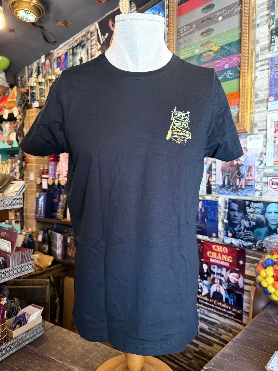 CAMISETA EXCLUSIVA LA TIENDA QUE NO DEBE SER NOMBRADA