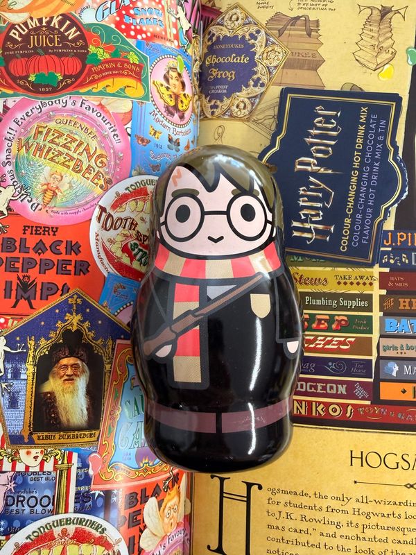 ADORNO METALICO HARRY & SOBRE CHOCOLATE MAGICO HARRY POTTER