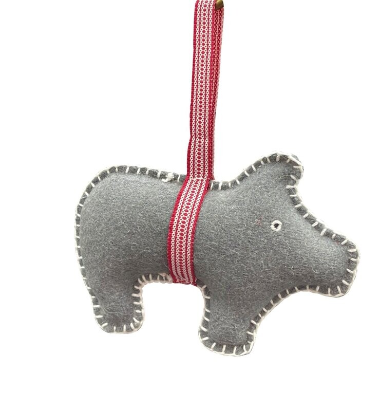 Ferkel-Anhänger Filz grau, 14x10 cm Ferkel-Anhänger Filz grau, 14x10 cm