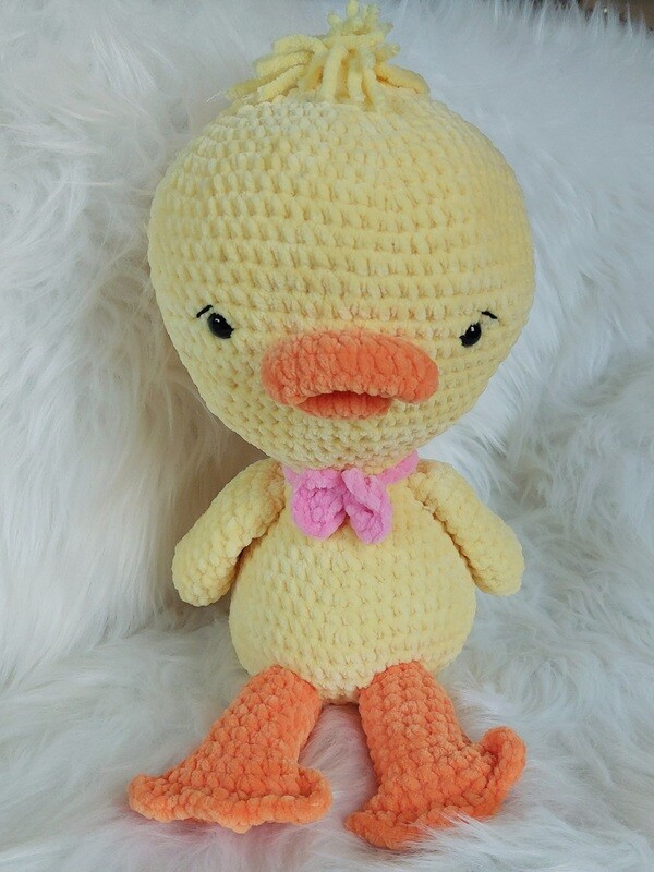Doudou Poussin tous moux crocheté en fil de velours jaune et orange