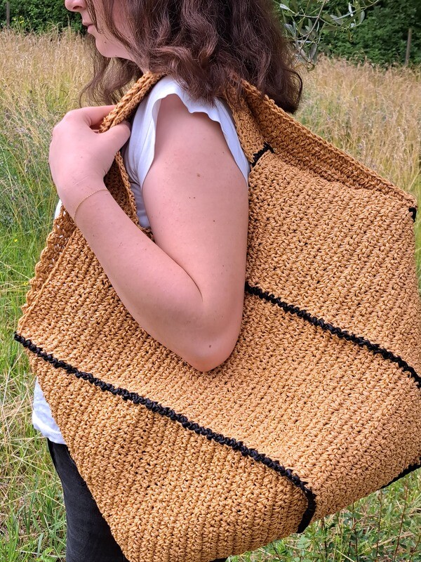 Cabas en Rafia couleur naturelle et noir