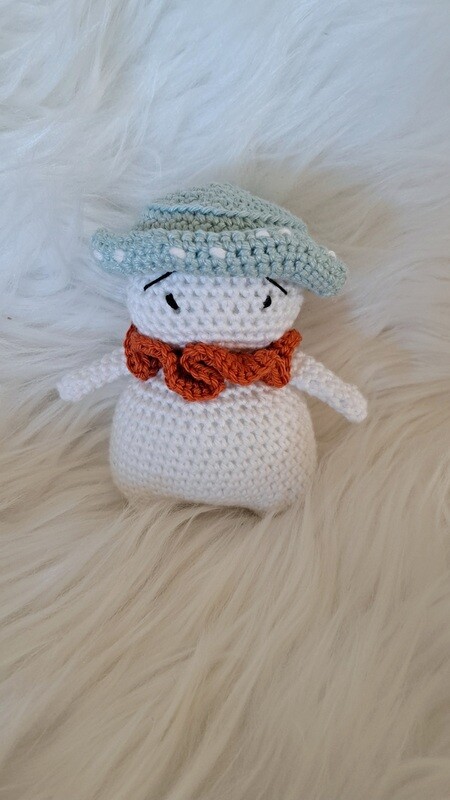 Petite Poupée Bonhomme de neige crocheté en fil de coton