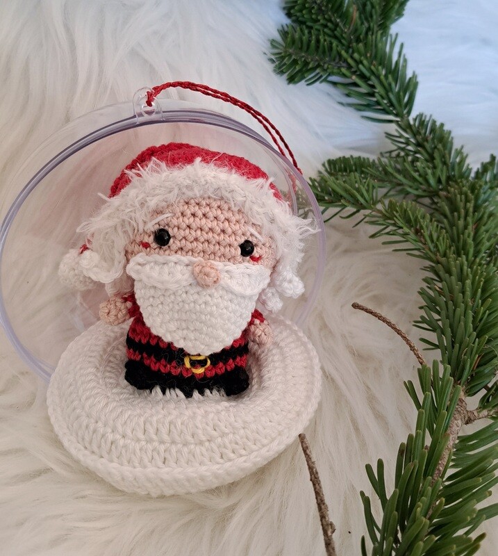 Boule de Noël père Noël crocheté en fil de coton