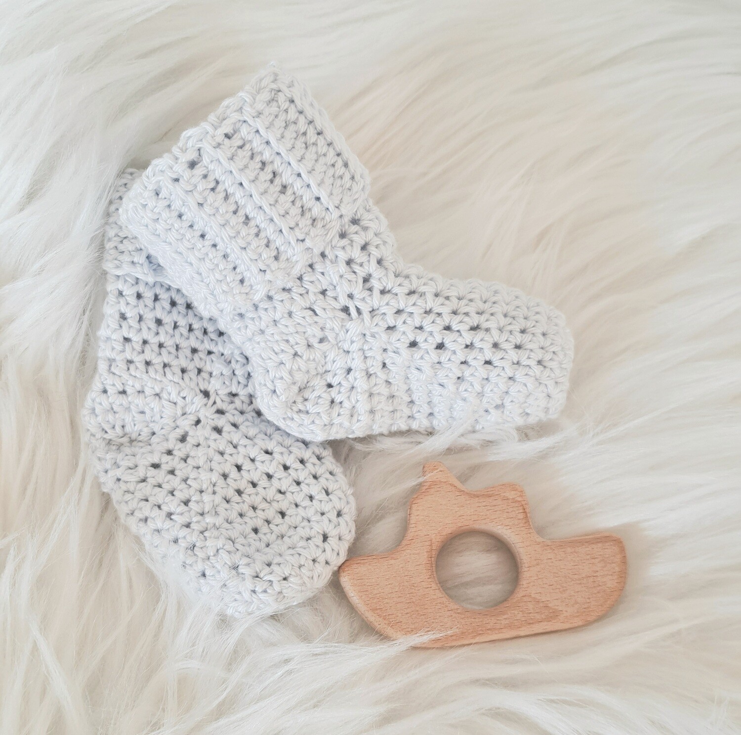 Chausson chaussette bébé 0-3 mois couleur bleu crocheté en fil coton