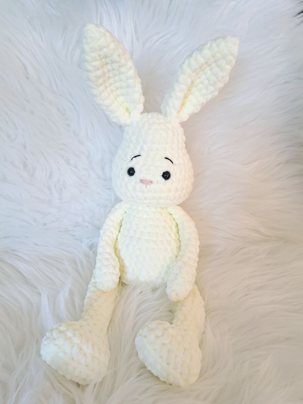 Doudou Lapin long couleur vanille crocheté en fil chenille velours