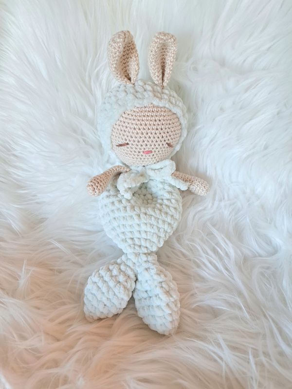 Doudou  bébé Lapin couleur vert d'eau tous moux crocheté en velours et coton