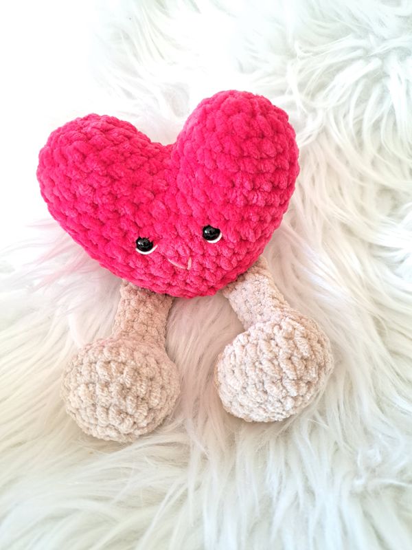 Doudou Cœur style Jelly Cat  spéciale St. Valentin crocheté en fil de velours fuchsia