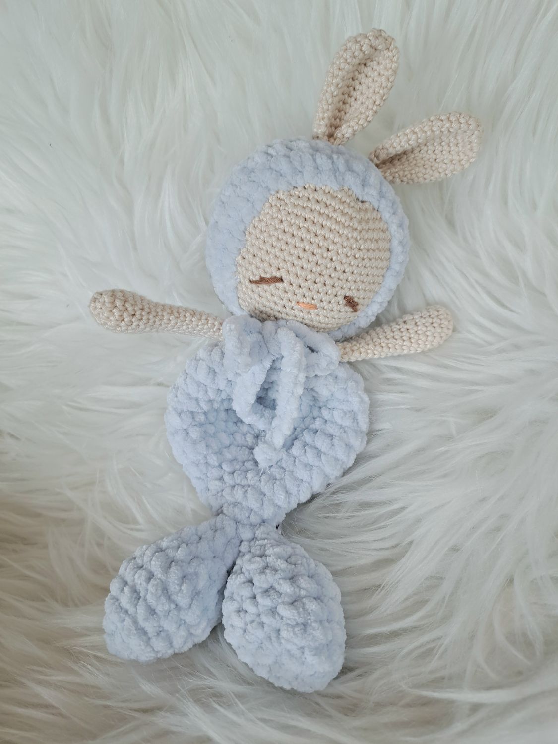 Doudou  bébé Lapin couleur bleu clair tous moux crocheté en velours et coton