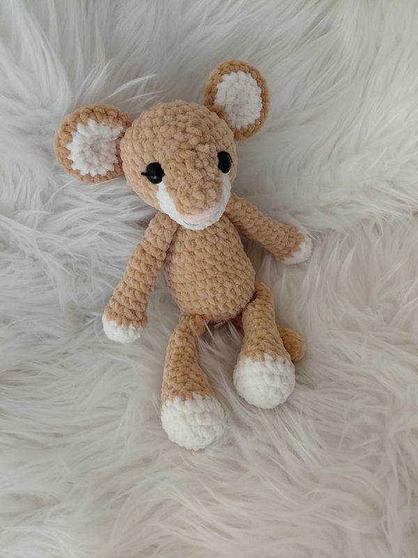 Doudou Lionceau beige et crème crocheté en fil de velours