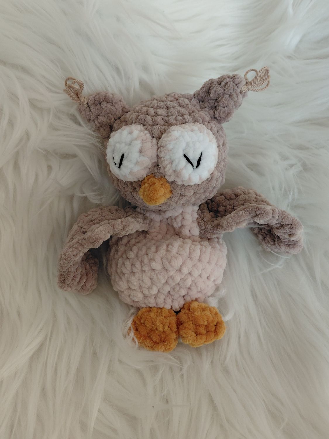 Doudou hiboux mou crocheté en fil de velours beige Doudou hiboux mou crocheté en fil de velours beige